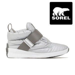 SOREL Out 'N About Puffy Boots in Silver US 8
